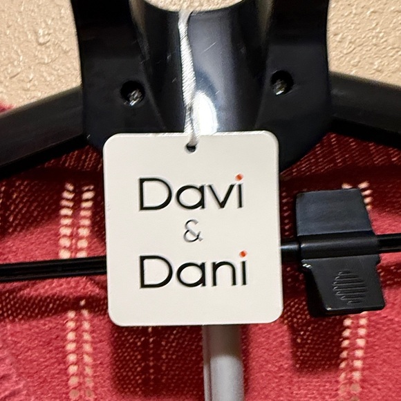 DAVI & DANI Women’s V-Neck oversized Sweater in Mauve, Cream, Blue, and Brown​ - Picture 3 of 8